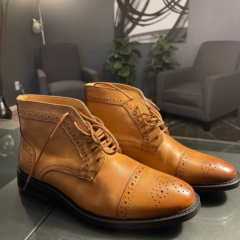 BEAUTIFUL Men’s La Milano Dress shoes. Excellent Condition! SALE!